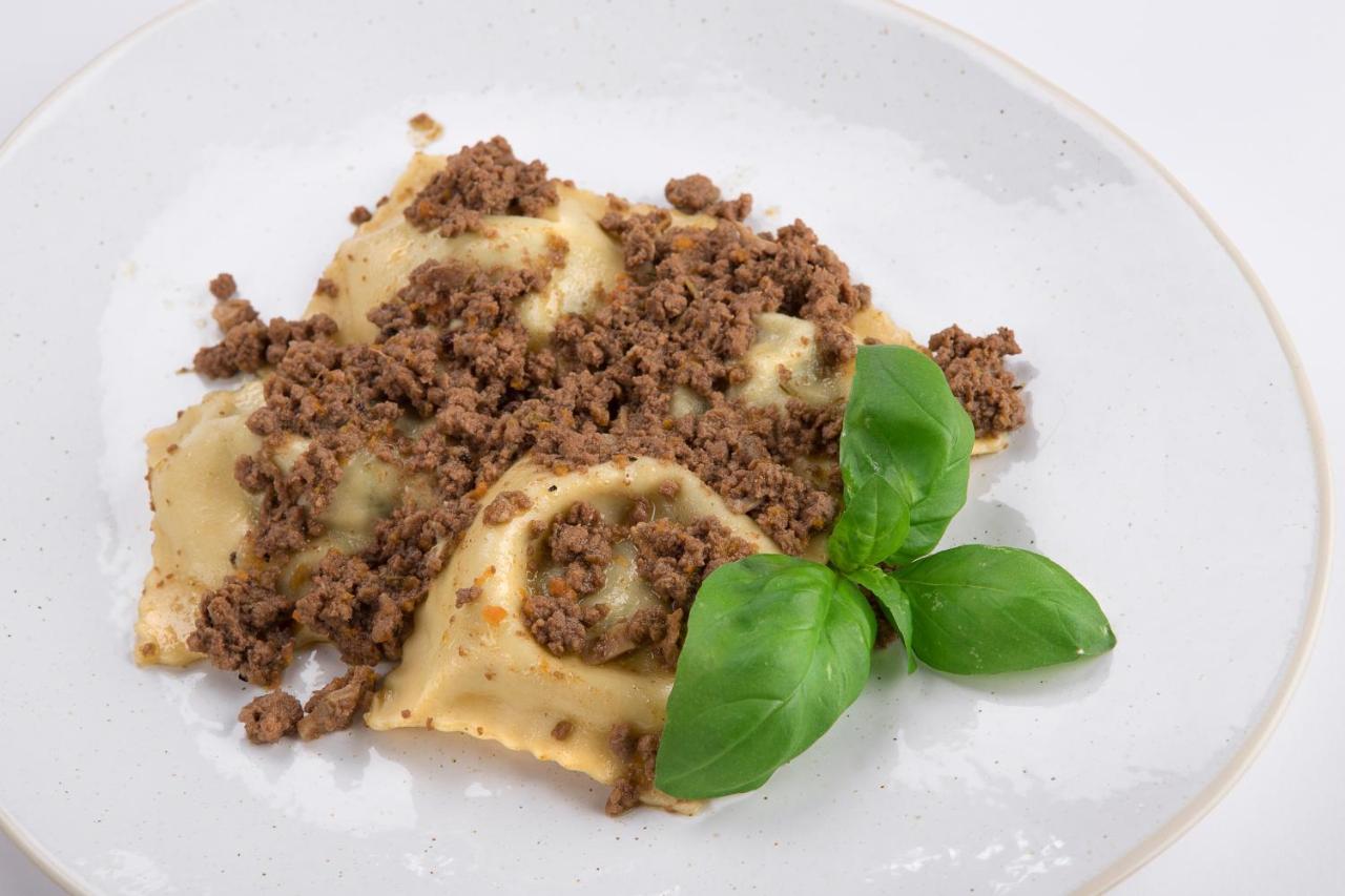 Hotel Ristorante Toscana Alassio Buitenkant foto