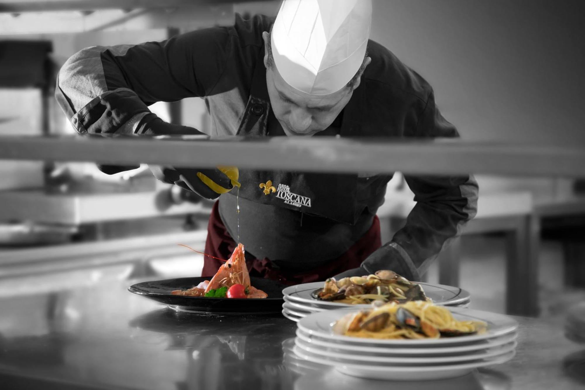 Hotel Ristorante Toscana Alassio Buitenkant foto