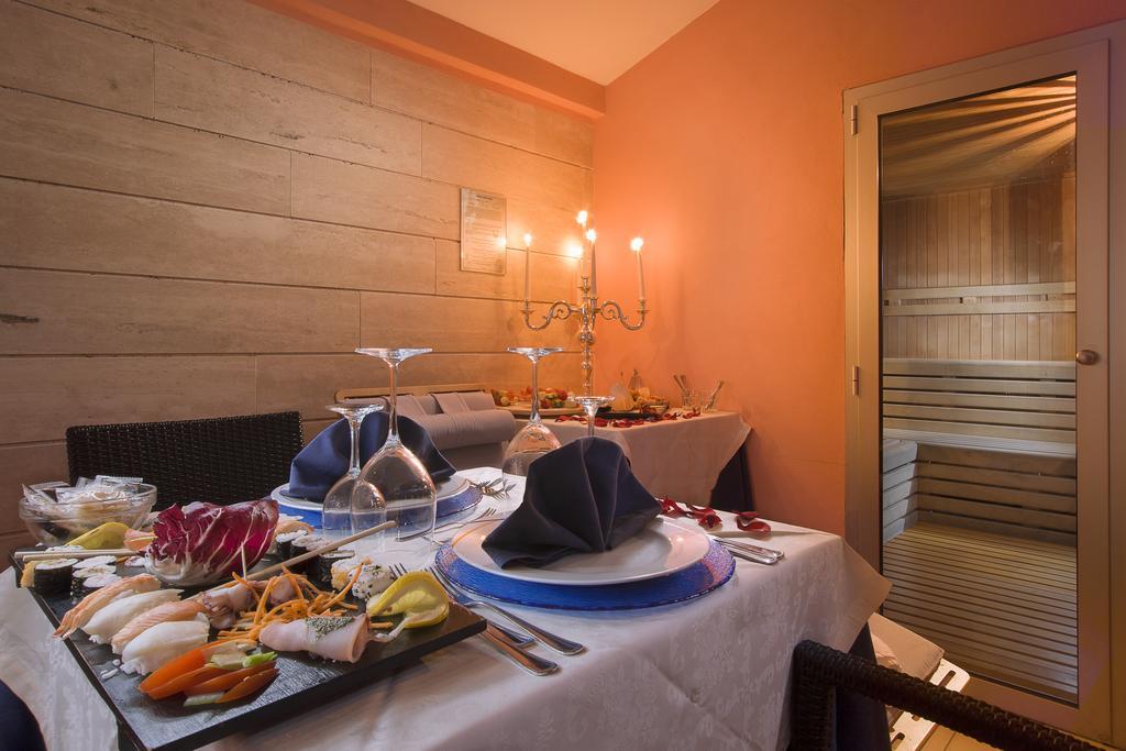 Hotel Ristorante Toscana Alassio Buitenkant foto