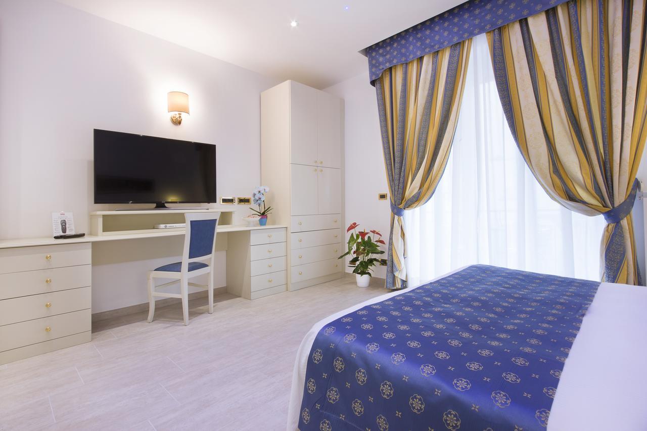 Hotel Ristorante Toscana Alassio Buitenkant foto